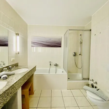 Binzer Seeblick Haus Jahreszeiten * بينز